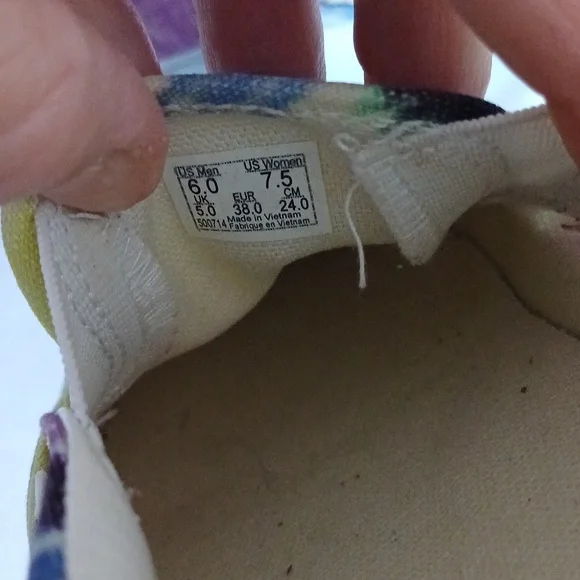 🔥🔥🔥Vans Tie Dye Washed Slip On Sneakers 7.5 - Picture 9 of 10